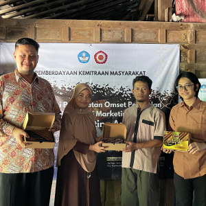 UMUKA Solo Bimbing UMKM Batik Canting Art dalam Digital Marketing